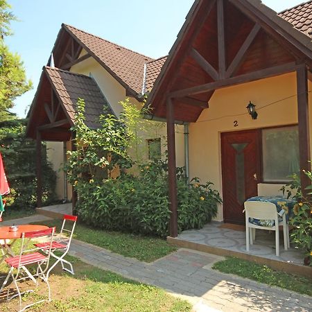 Pension Elisabeth Balatonlelle Extérieur photo