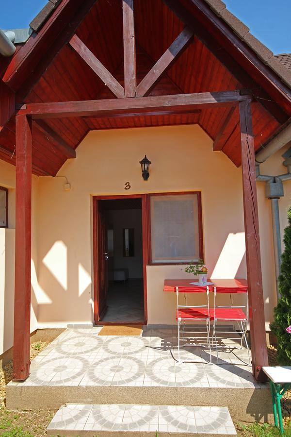 Pension Elisabeth Balatonlelle Extérieur photo
