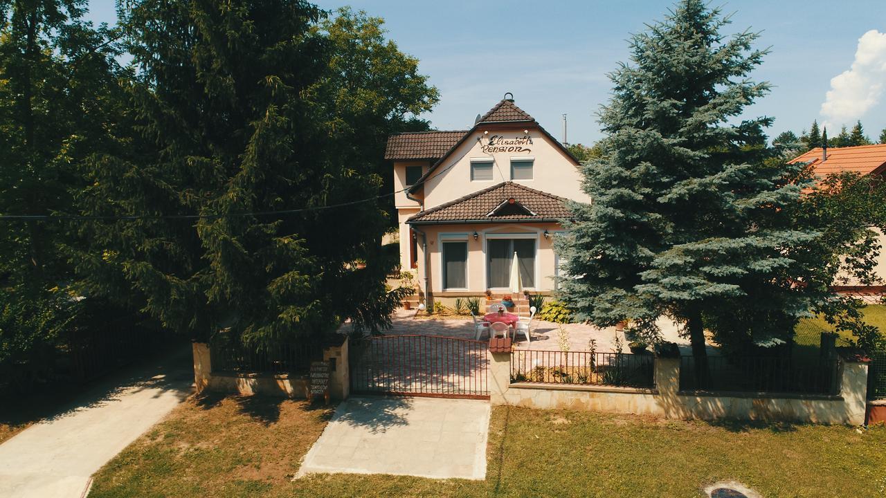 Pension Elisabeth Balatonlelle Extérieur photo