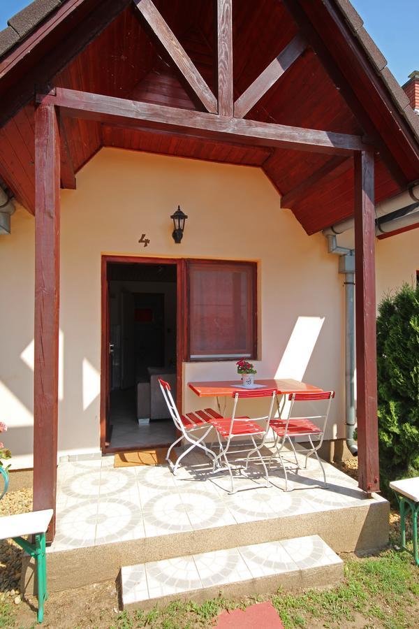 Pension Elisabeth Balatonlelle Extérieur photo
