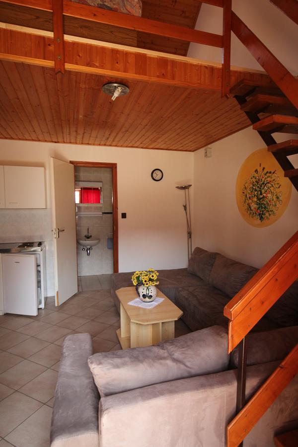 Pension Elisabeth Balatonlelle Extérieur photo