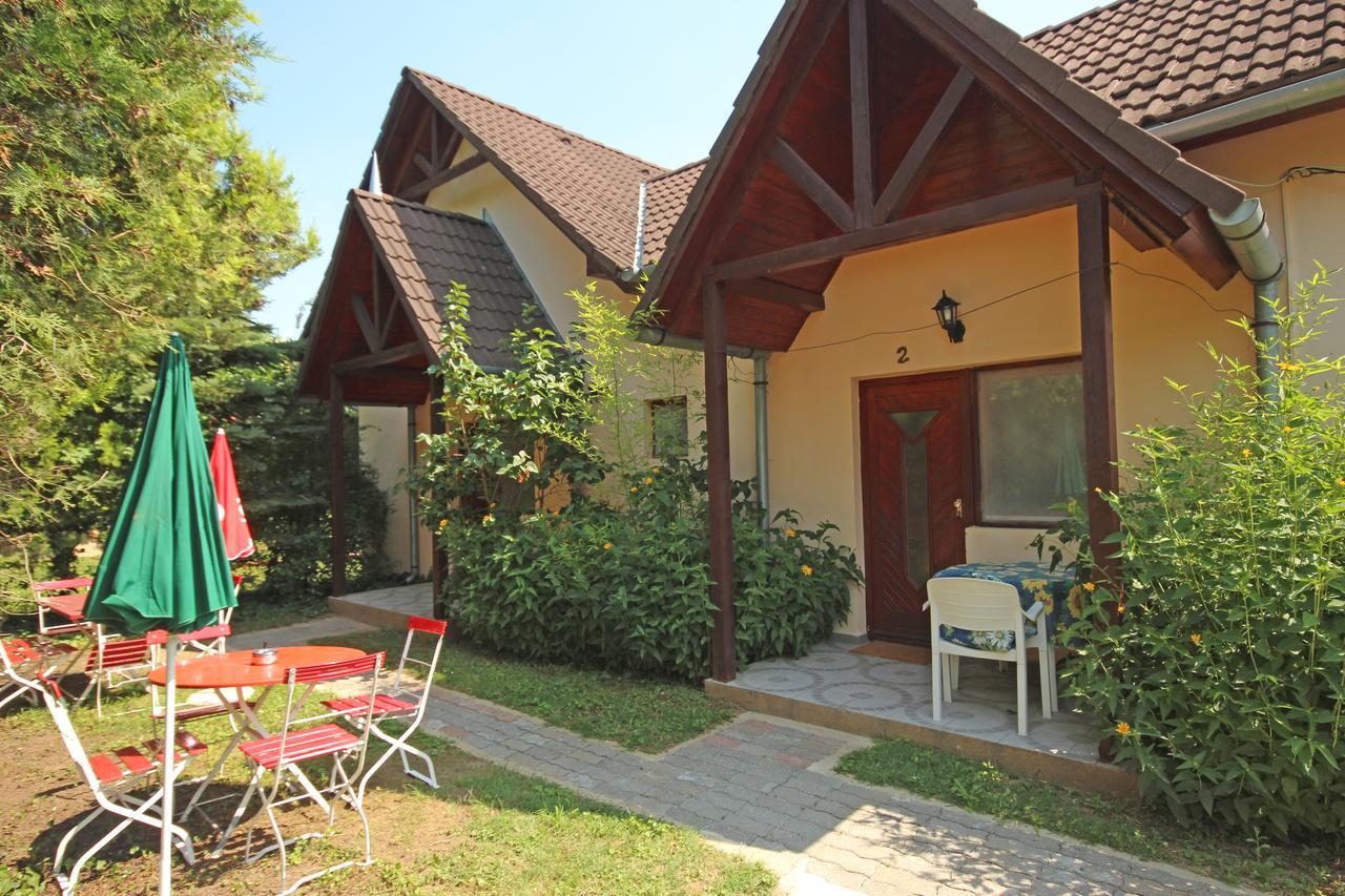 Pension Elisabeth Balatonlelle Extérieur photo