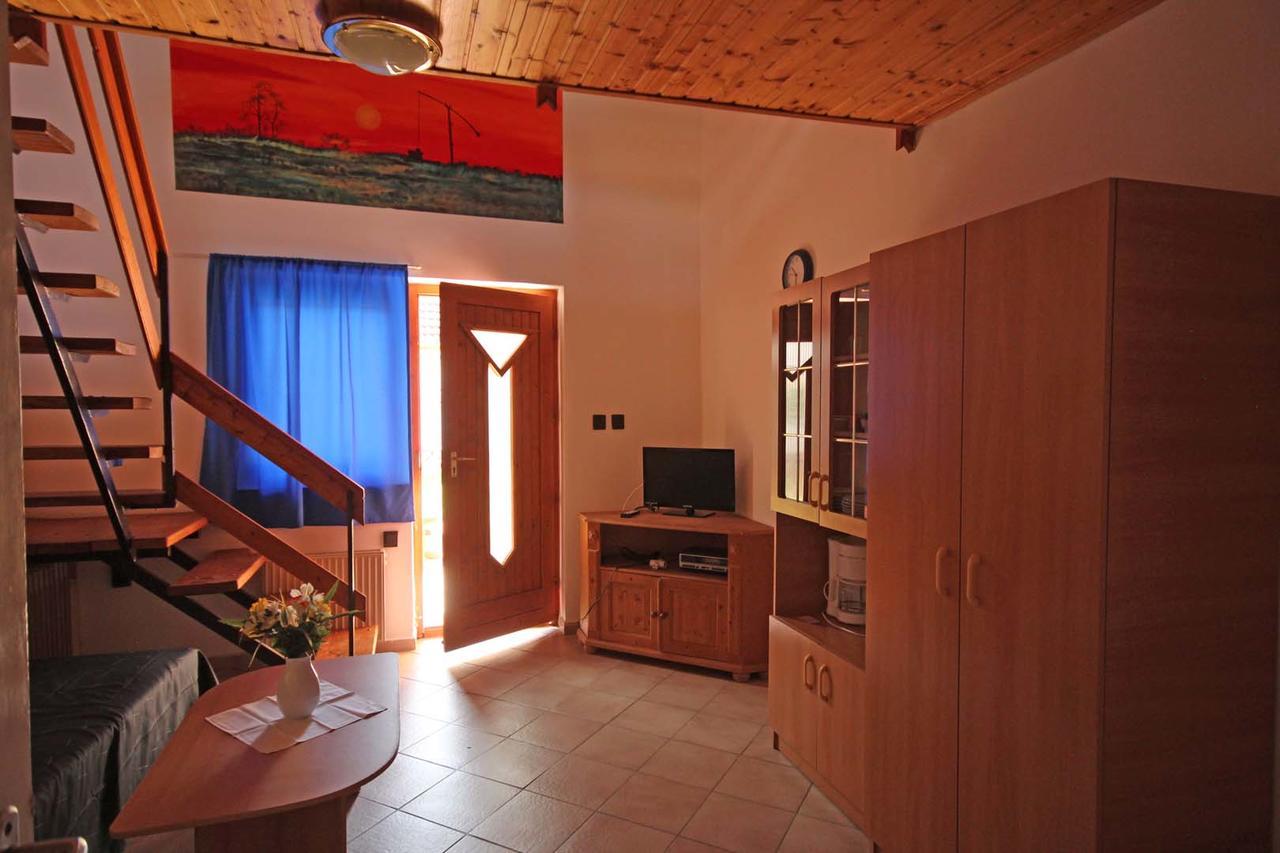Pension Elisabeth Balatonlelle Extérieur photo